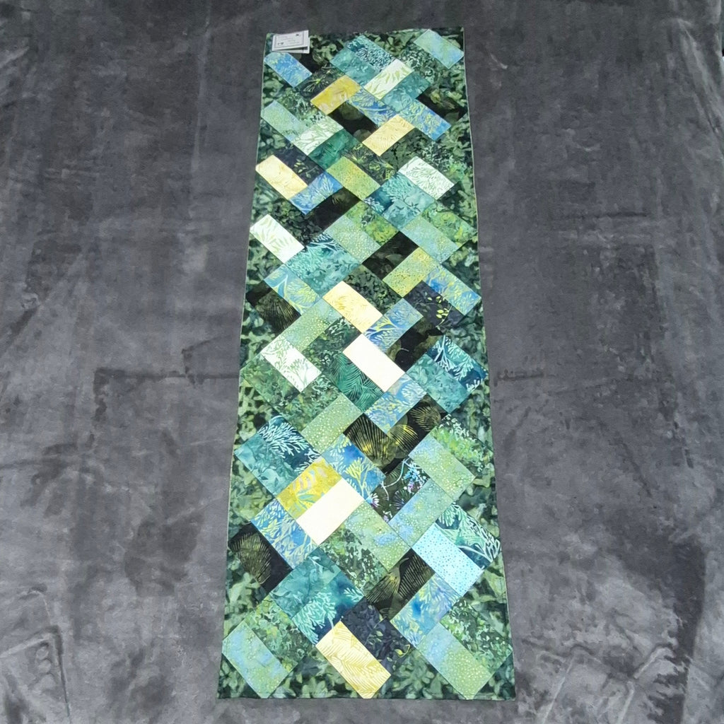 Table Runners & Toppers