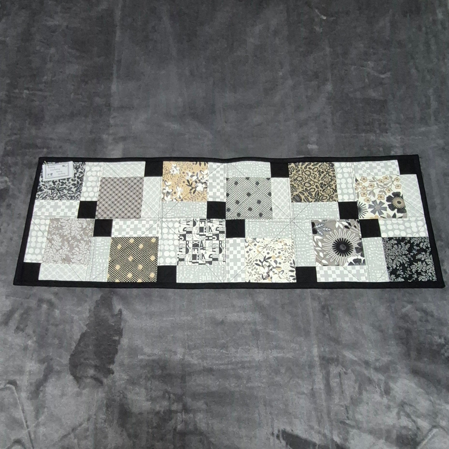 Table Runners & Toppers