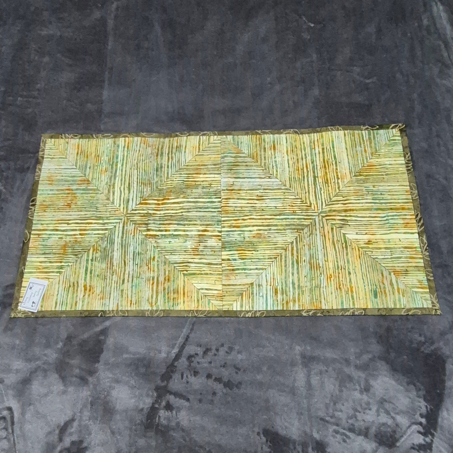 Table Runners & Toppers