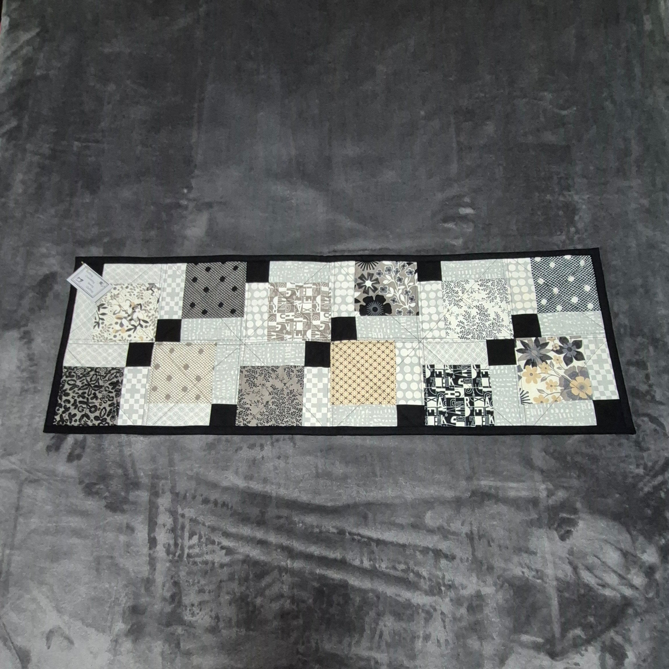 Table Runners & Toppers
